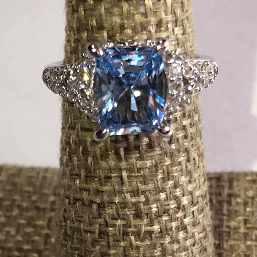 🎉SALE Sky Blue Topaz Ring Sterling Silver - Picture 8 of 8